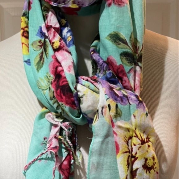 Big Buddha Floral Scarf - Picture 2 of 3
